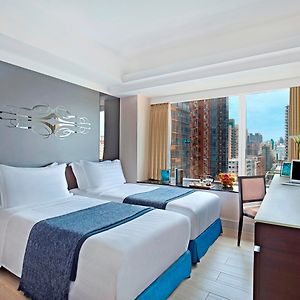 Superior Queen or Twin Room City View